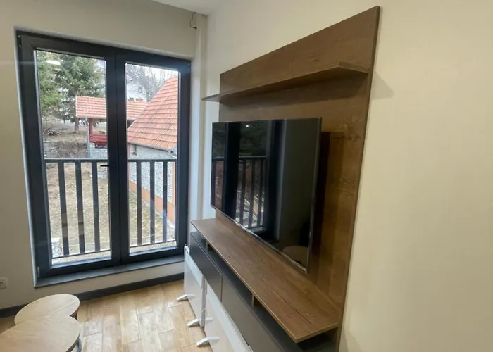 Jutarnja Zvezda Kop 아파트